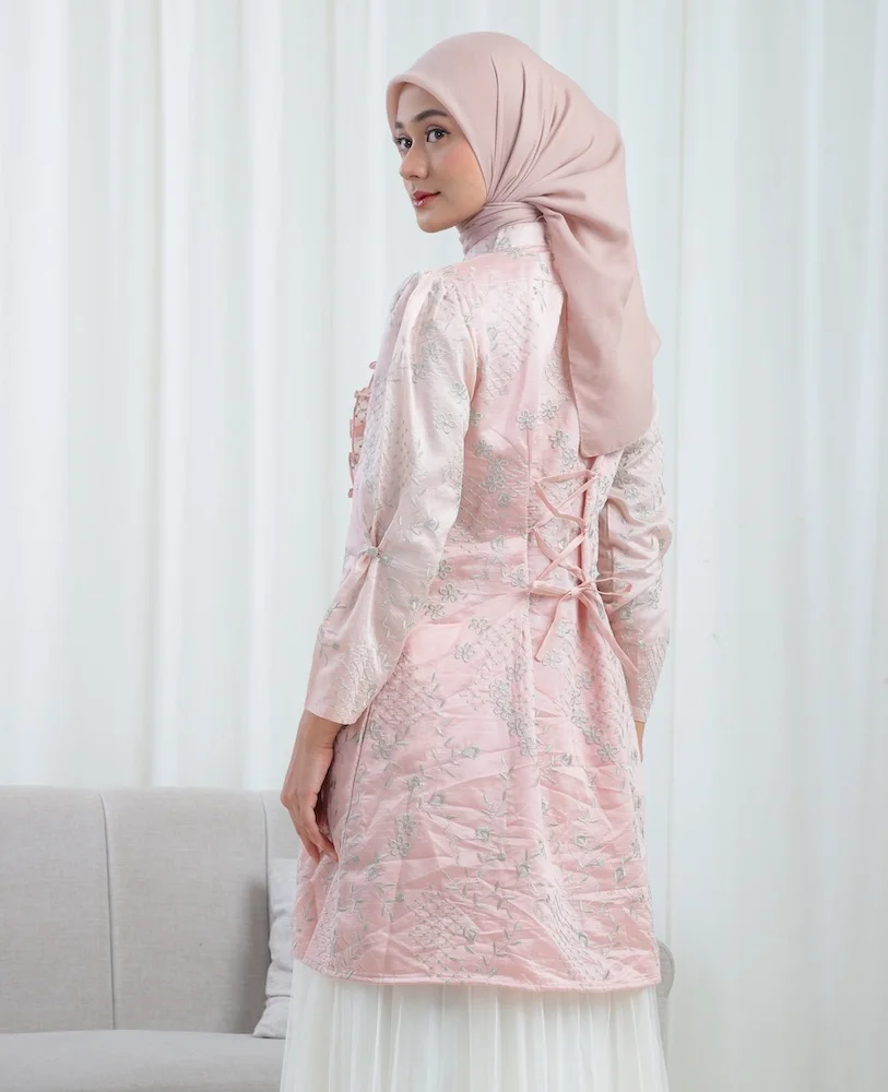 Ranaya Tea Rose – Woman