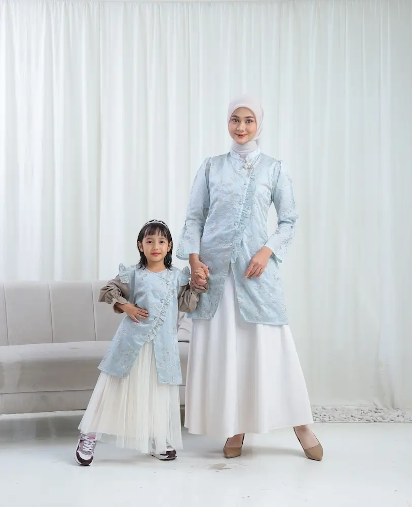 Ranaya Tan Blue – Family