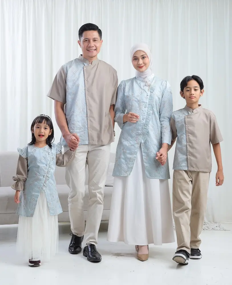 Ranaya Tan Blue - Family