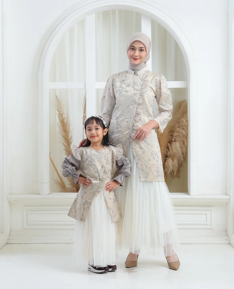 Ranaya Cream Taupe – Family